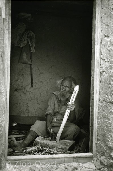 "Wood Carver", Suk Al-Jadid